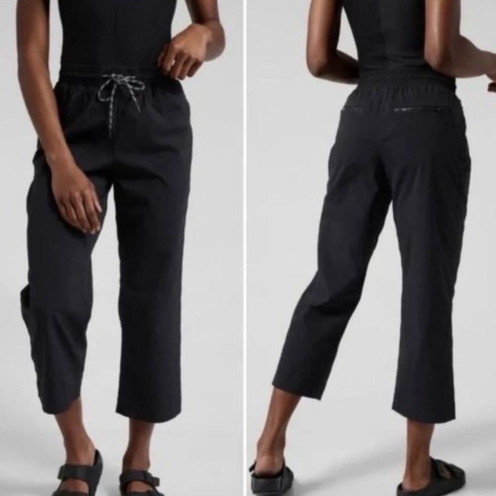 Athleta Trekkie Straight‎ Crop Pant Womens 12 Black Hiking Gorpcore Athleisure